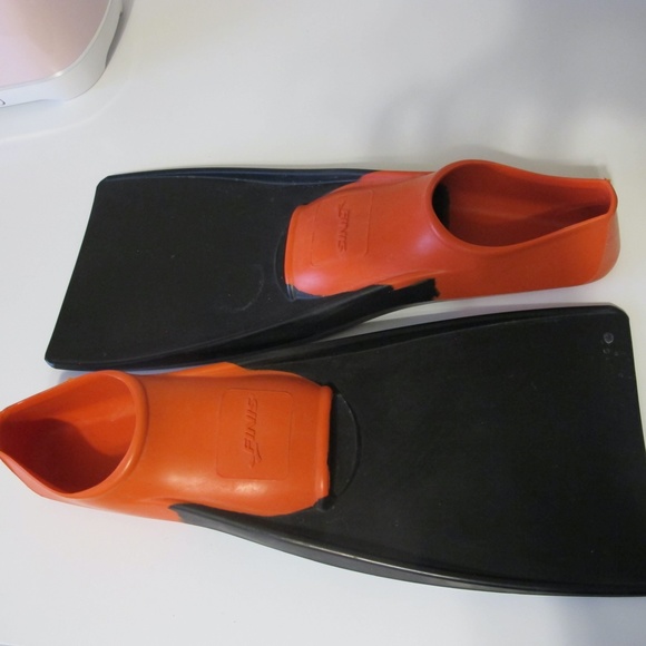 Finis Long Floating Fins Size code S (04), US Size 3-5, Euro size 36-37 GUC - Picture 2 of 4